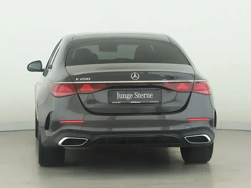 Gebraucht Mercedes E200 Advanced 204 PS (150 kW) 2025 Grau Limousine