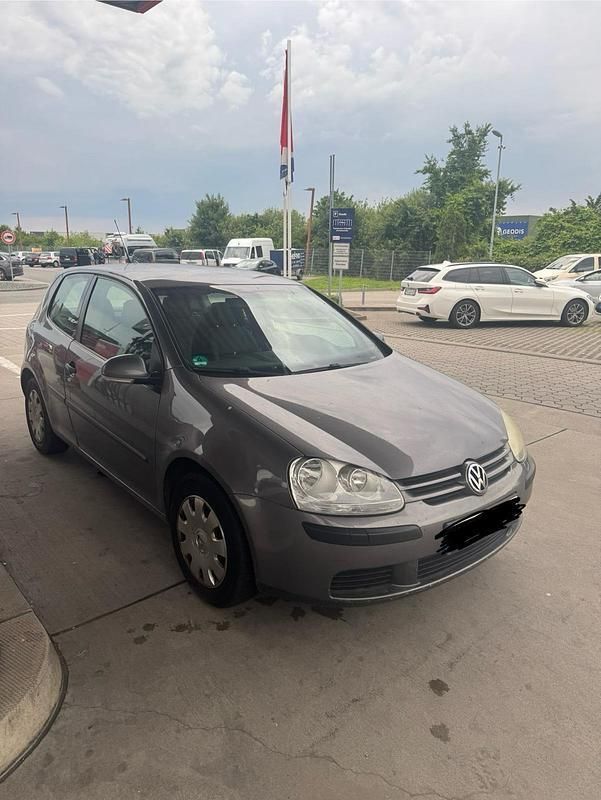 Grau Gebraucht 2005 VW Golf V Kleinwagen | 950 € (Superpreis) - Bild 1/1