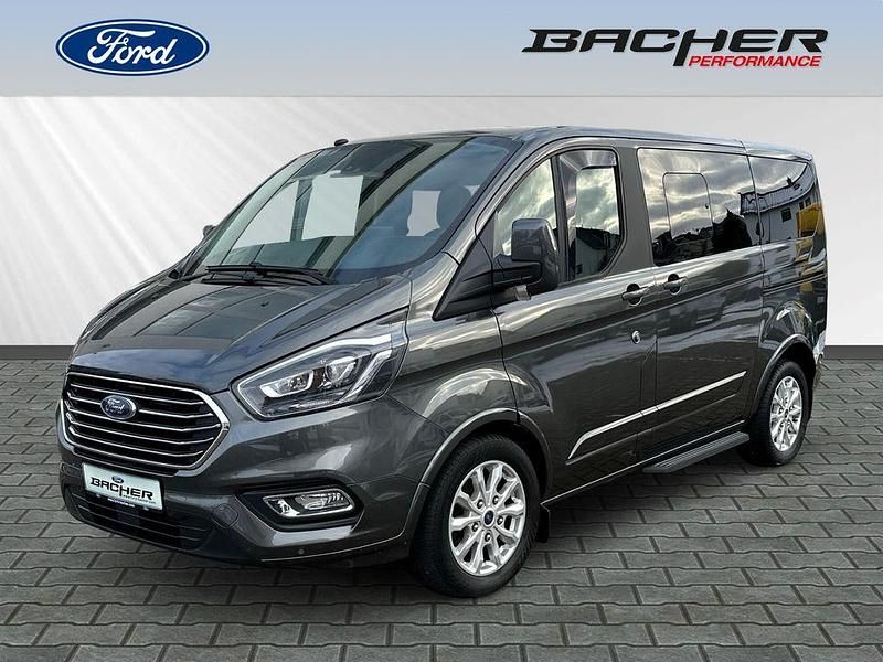 Grau Gebraucht 2019 Ford Tourneo Titanium Van / Kleinbus | 34.490 € (Teuer) - Bild 1/4