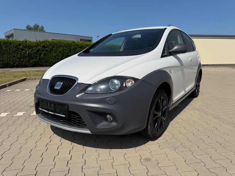Weiß Gebraucht 2010 Seat Altea XL Van / Kleinbus | 4.499 € (Etwas zu teuer) - Bild 1/4