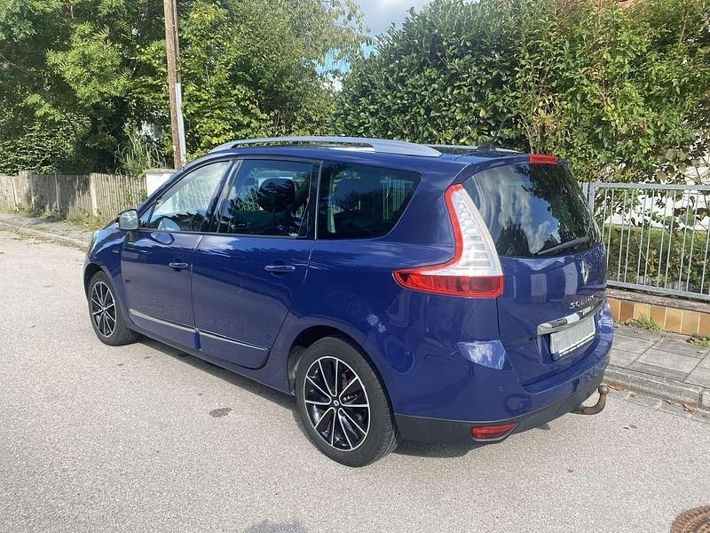 Blau Gebraucht 2012 Renault Grand Scénic III Bose Edition Van / Kleinbus | 3.750 € (Guter Preis) - Bild 1/4