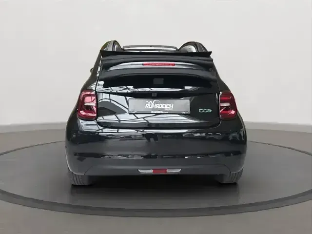 Neu Fiat 500e Icon 63 kW (87 PS) 2026 Schwarz Cabrio