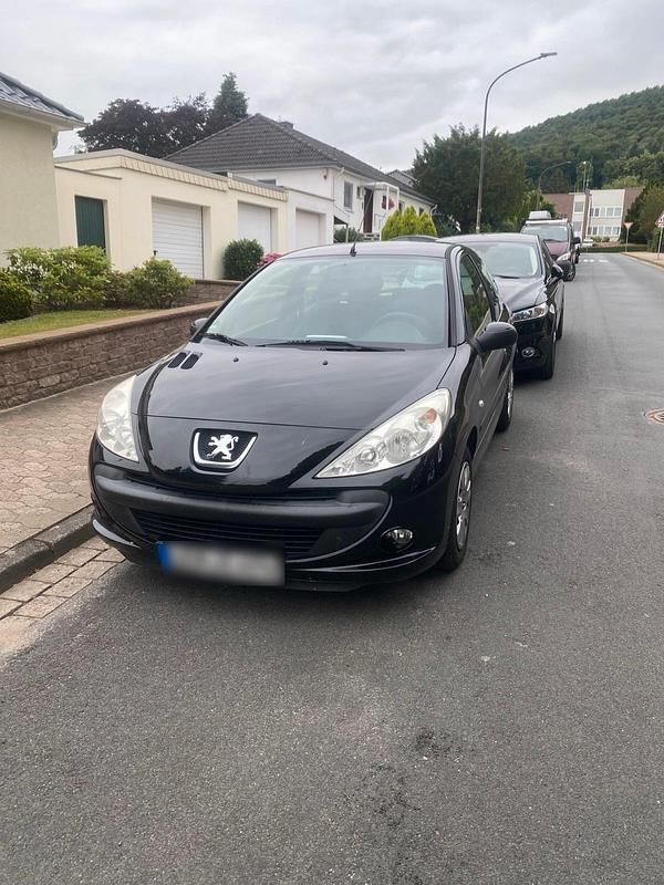 Schwarz Gebraucht 2011 Peugeot 206+ Kleinwagen | 1.700 € (Fairer Preis) - Bild 1/4