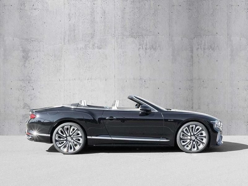 Neu Bentley Continental Mulliner 782 PS (575 kW) 2025 Onyx Limousine
