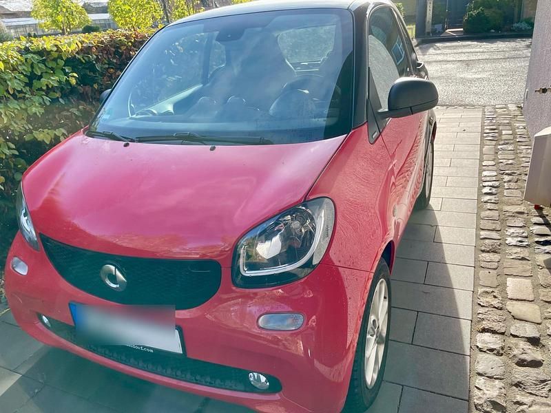 Rot Gebraucht 2016 Smart ForTwo Coupé Kleinwagen | 10.000 € (Guter Preis) - Bild 1/4