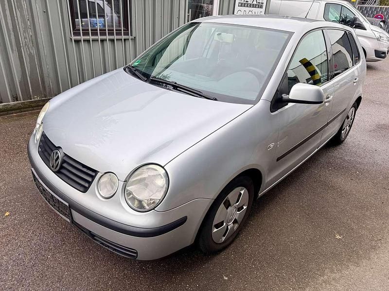 Reflexsilber metallic Gebraucht 2002 VW Polo Comfortline Kleinwagen | 1.950 € (Fairer Preis) - Bild 1/4