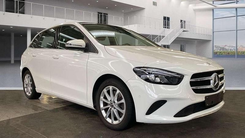 Gebraucht Mercedes E250 218 PS (160 kW) 2022 Weiß Limousine