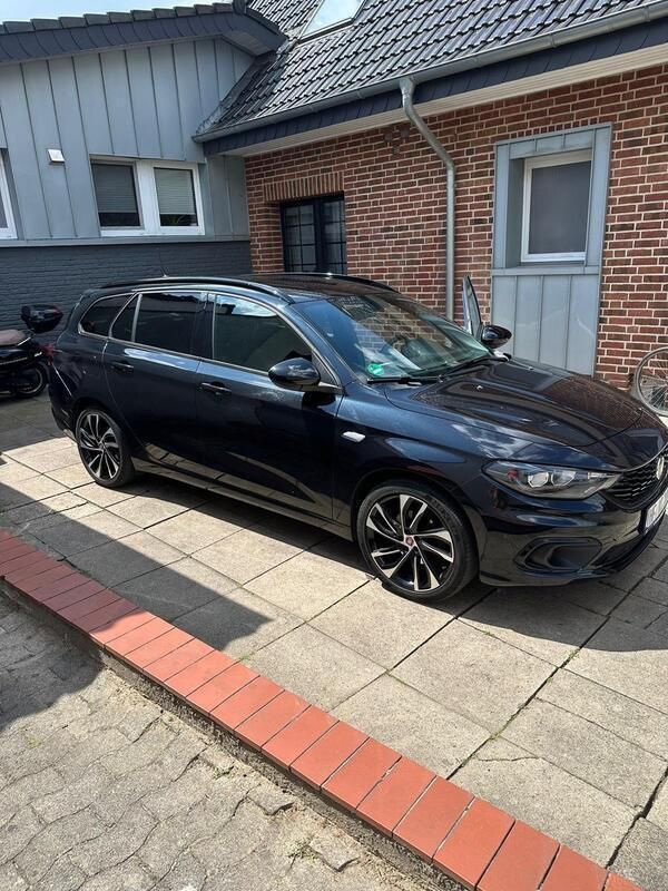 Schwarz Gebraucht 2019 Fiat Tipo S Kombi | 11.700 € (Etwas zu teuer) - Bild 1/4
