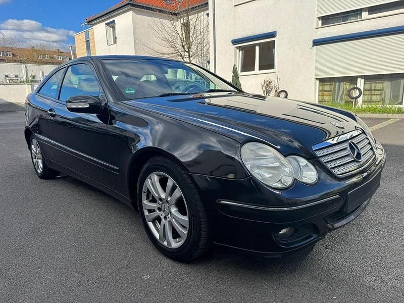 Gebraucht Mercedes C200 163 PS (119 kW) 2007 Schwarz Coupé