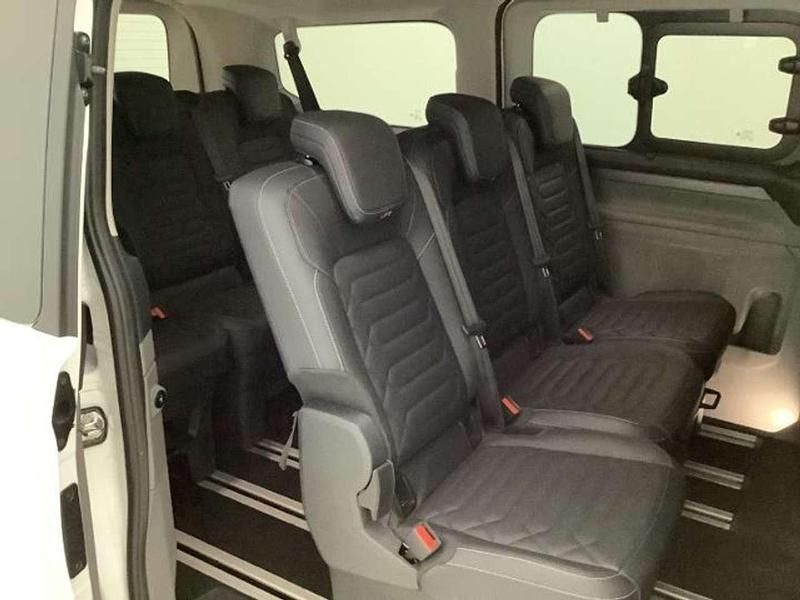 Gebraucht Ford Tourneo Titanium 136 PS (100 kW) 2025 Frostweiß Van / Kleinbus