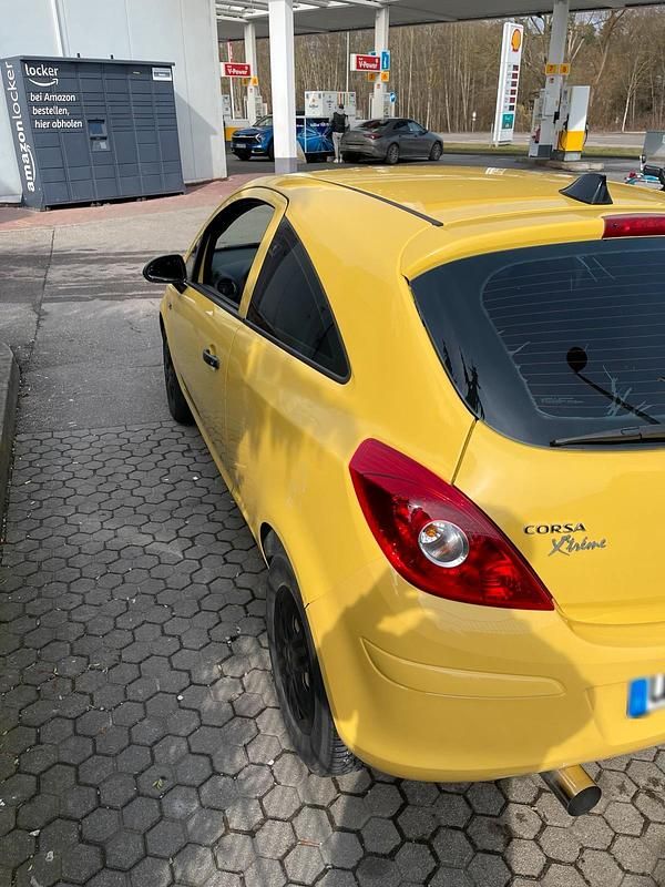 Second-hand Opel Corsa 65 CP (47 kW) 2009 Galben Hatchback