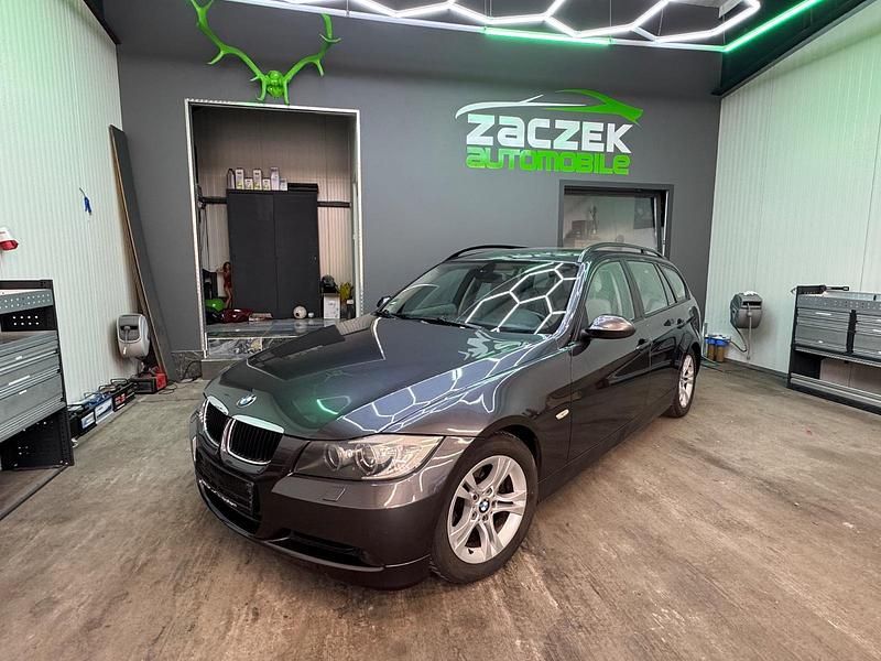 Gebraucht BMW 318 140 PS (102 kW) 2007 Grau Kombi