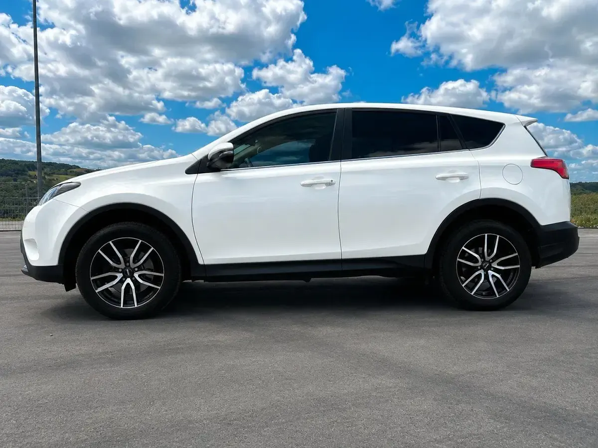 Gebraucht Toyota RAV4 123 PS (90 kW) 2014 Weiß SUV