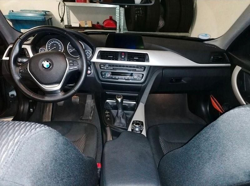 Second-hand BMW 318 143 CP (105 kW) 2015 Gri Break