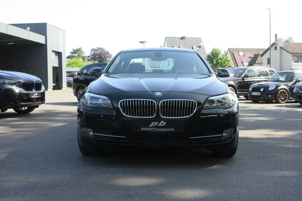 Käytetty BMW 523 204 HP (150 kW) 2011 Musta Sedan