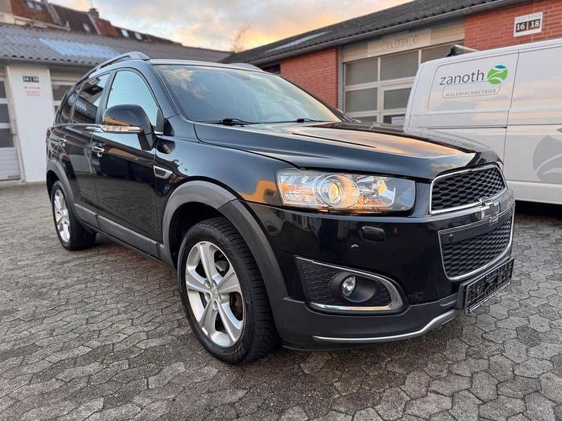 Schwarz Gebraucht 2013 Chevrolet Captiva LTZ SUV | 7.499 € (Fairer Preis) - Bild 1/4