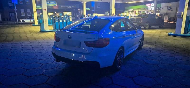 Gebraucht BMW 325 M Sport 218 PS (160 kW) 2014 Weiß Limousine