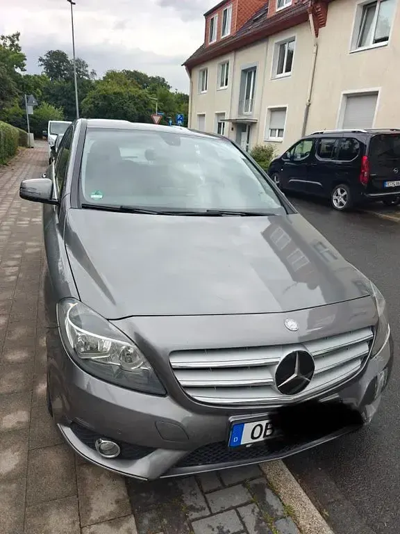 Gebraucht Mercedes A180 109 PS (80 kW) 2013 Grau Kleinwagen