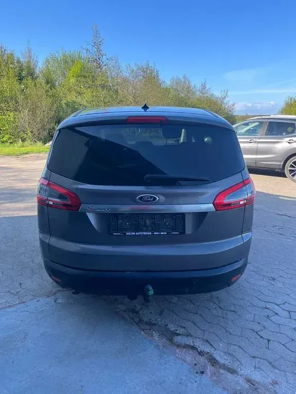 Używany Ford S-MAX Titanium 140 KM (102 kW) 2012 Minivan