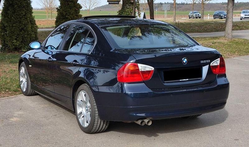 Gebraucht BMW 325 218 PS (160 kW) 2005 Blau Limousine