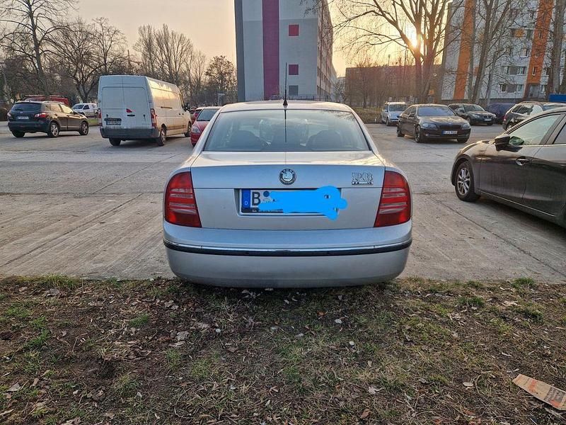 Gebraucht Skoda Superb Elegance 193 PS (141 kW) 2002 Silber Limousine
