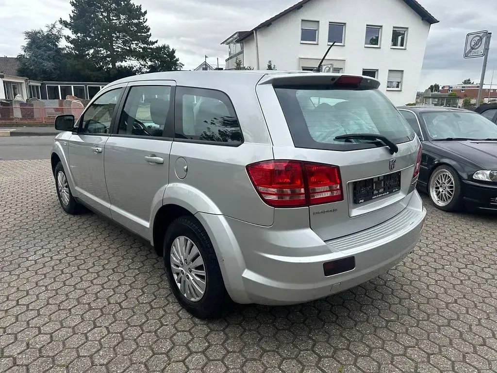 Gebraucht Dodge Journey SE 170 PS (125 kW) 2010 Silber SUV