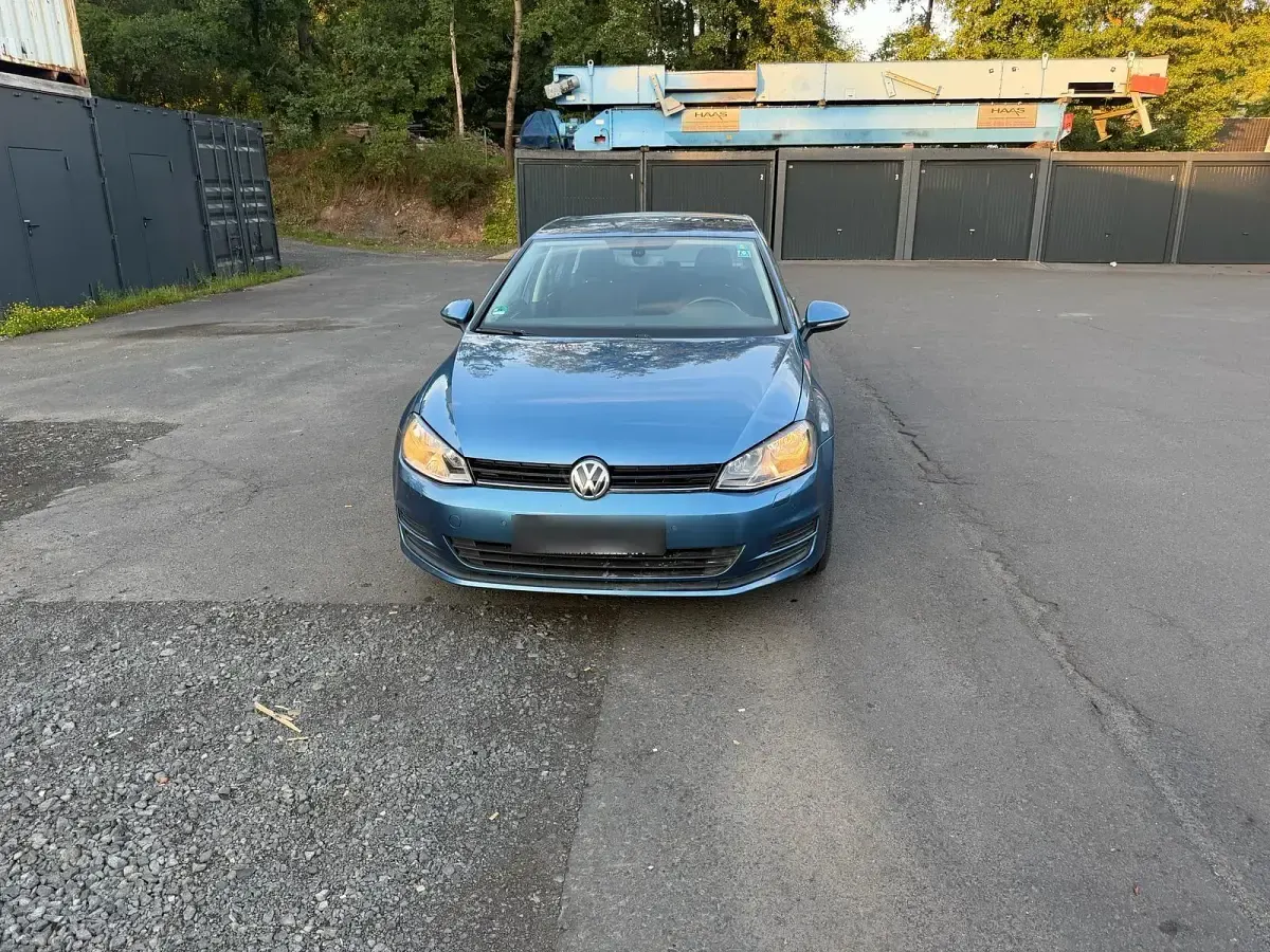 Gebraucht VW Golf VII 105 PS (77 kW) 2013 Blau Limousine