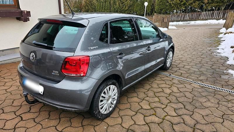 Gebraucht VW Polo 90 PS (66 kW) 2010 Grau Kleinwagen