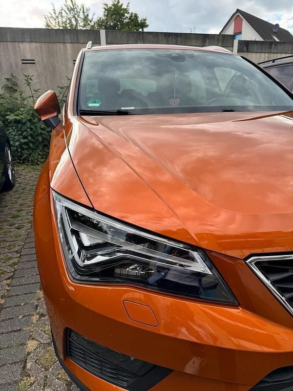 Orange Gebraucht 2017 Seat Ateca SUV | 16.000 € (Teuer) - Bild 1/4
