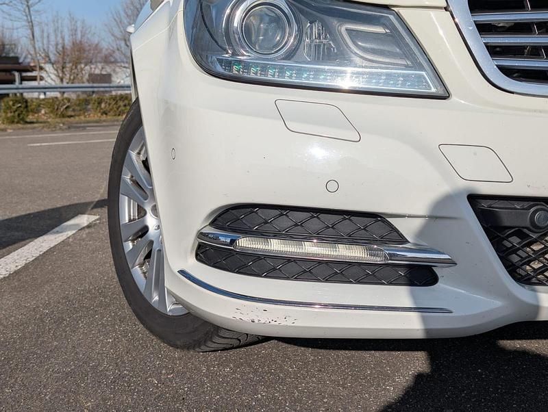 Gebraucht Mercedes C220 Elegance 170 PS (125 kW) 2011 Weiß Kombi