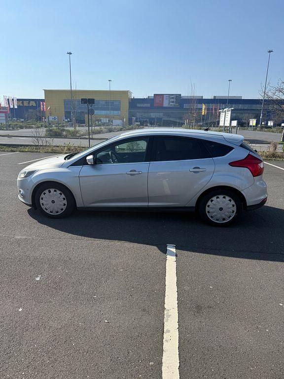 Gebraucht Ford Focus Titanium 116 PS (85 kW) 2012 Silber Limousine