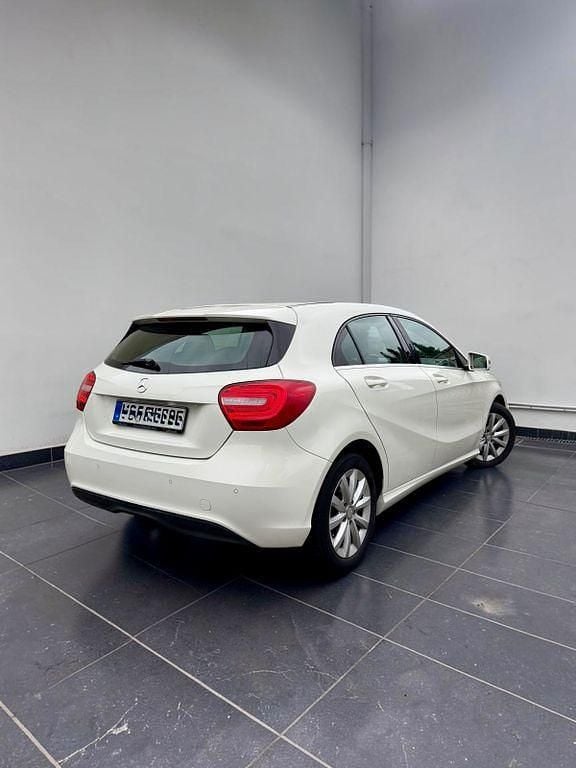 Gebraucht Mercedes A180 122 PS (89 kW) 2015 Weiß Limousine