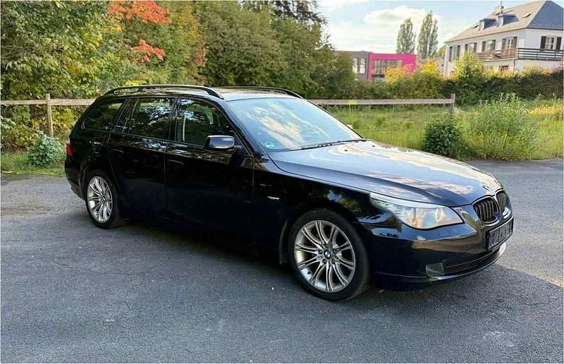 Schwarz Gebraucht 2009 BMW 520 Kombi | 3.750 € (Guter Preis) - Bild 1/4