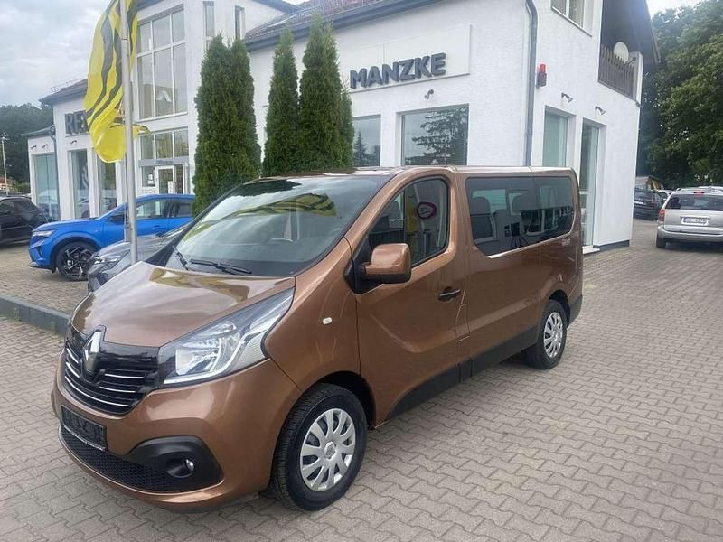 Nebraskabraun metallic Gebraucht 2019 Renault Trafic Expression Van | 24.990 € - Bild 1/4