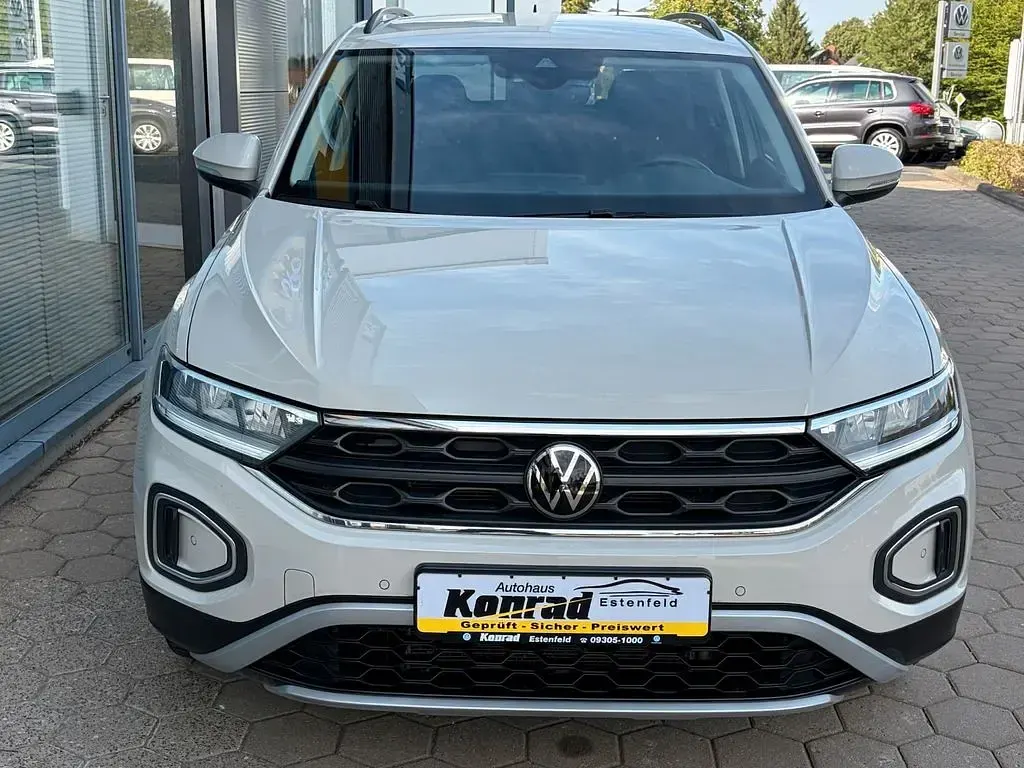 Gebraucht VW T-Roc Life 110 PS (80 kW) 2023 Grau SUV