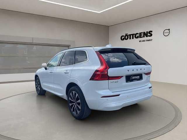 Second-hand Volvo XC60 Core 197 CP (144 kW) 2023 Alb SUV