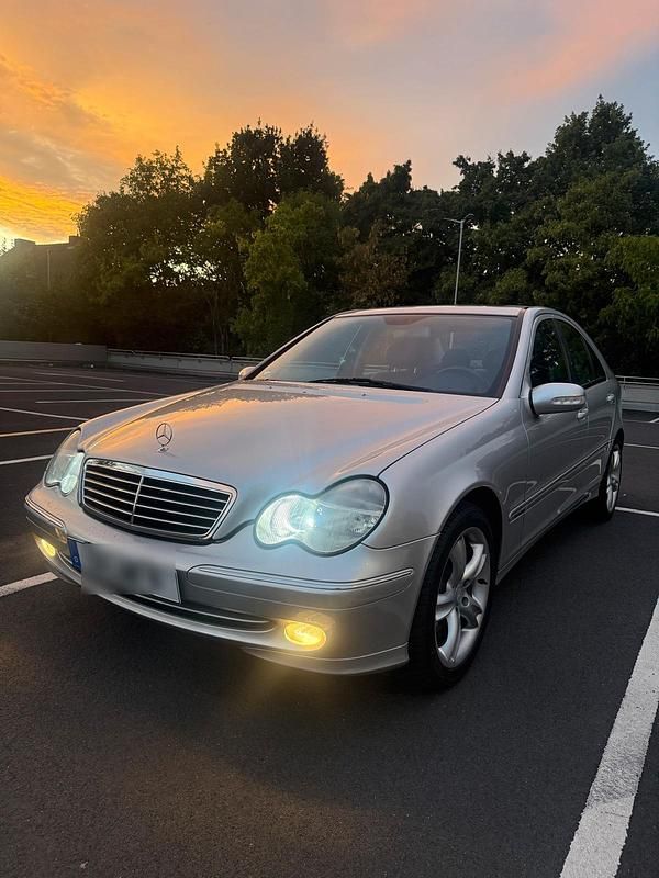 Silber Gebraucht 2000 Mercedes C240 Limousine | 5.800 € - Bild 1/4