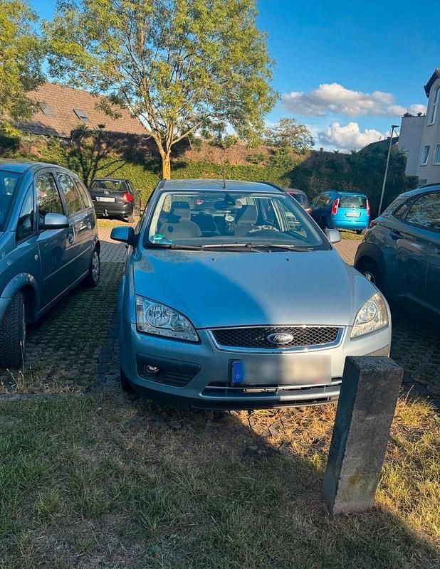 Blau Gebraucht 2007 Ford Focus Kombi | 1.400 € - Bild 1/4