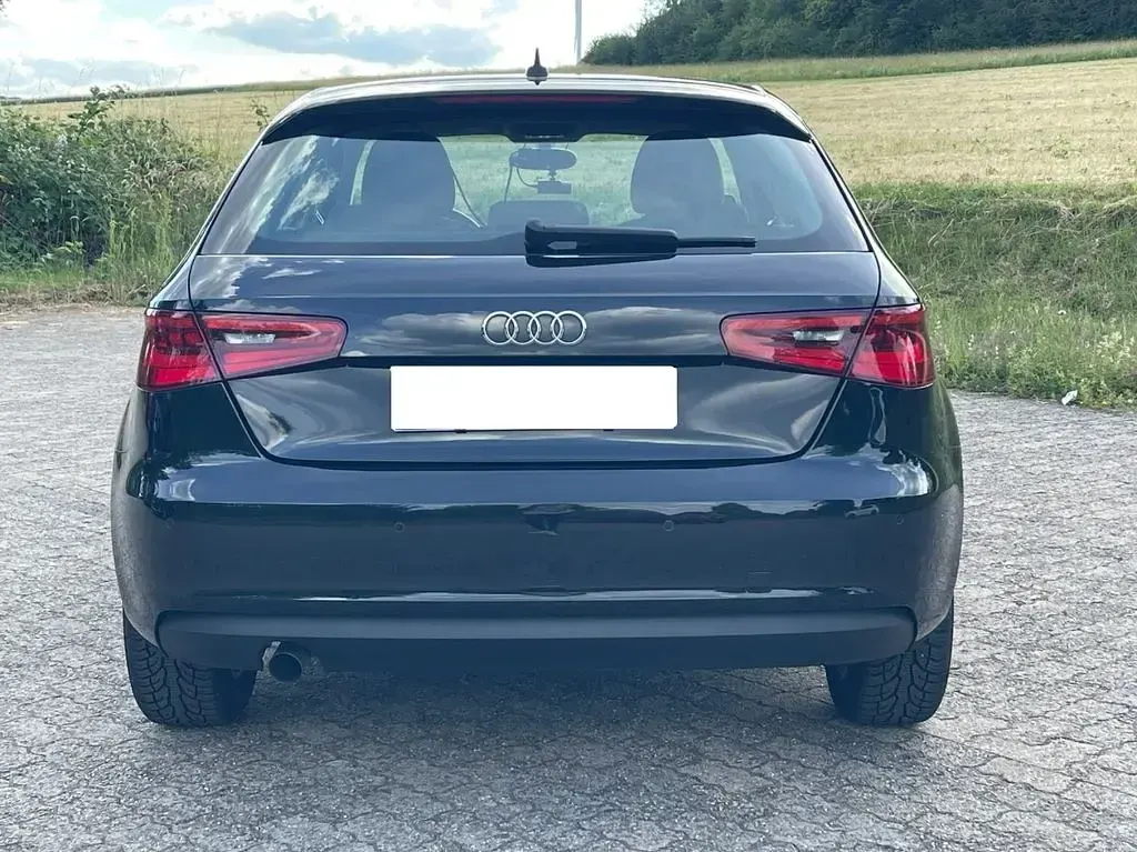 Gebraucht Audi A3 Attraction 105 PS (77 kW) 2013 Schwarz Coupé