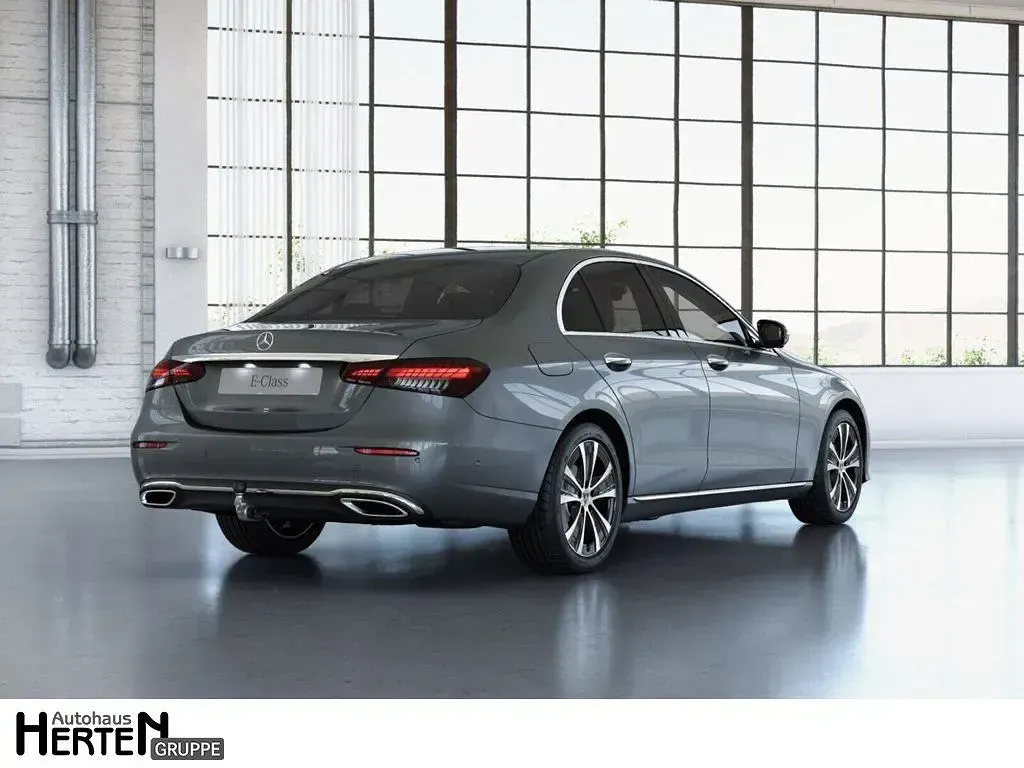 Second-hand Mercedes E200 Exclusive 197 CP (144 kW) 2023 Gri Berlinǎ