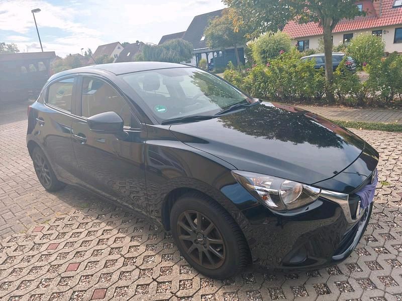 Schwarz Gebraucht 2018 Mazda 2 Prime-Line Kleinwagen | 11.000 € (Guter Preis) - Bild 1/4