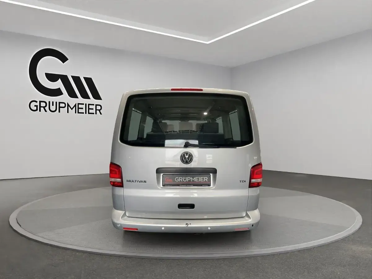 Gebraucht VW Multivan Startline 140 PS (102 kW) 2010 Silber Van / Kleinbus