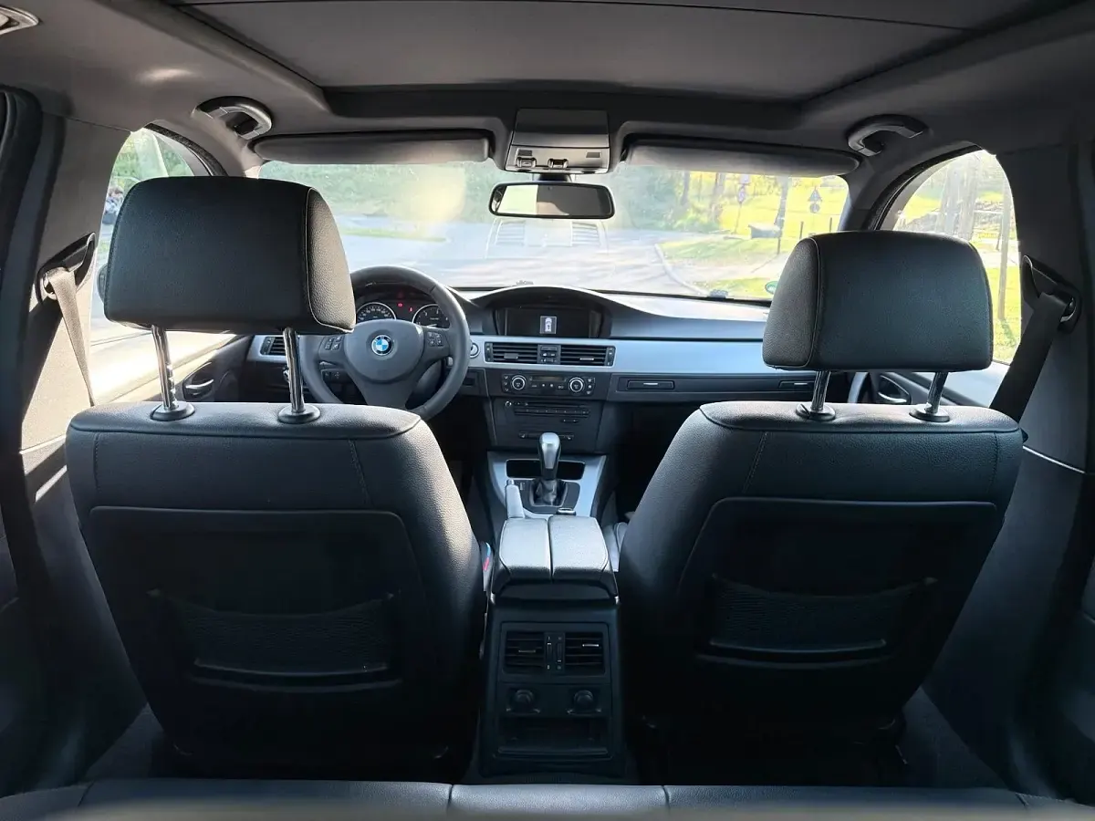 Gebraucht BMW 325 Performance 197 PS (144 kW) 2010 Grau Kombi
