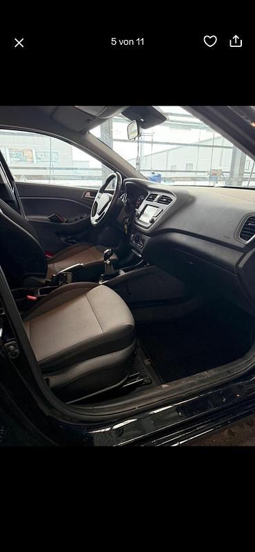 Gebraucht Hyundai i20 Edition 84 PS (61 kW) 2019 Schwarz Kleinwagen