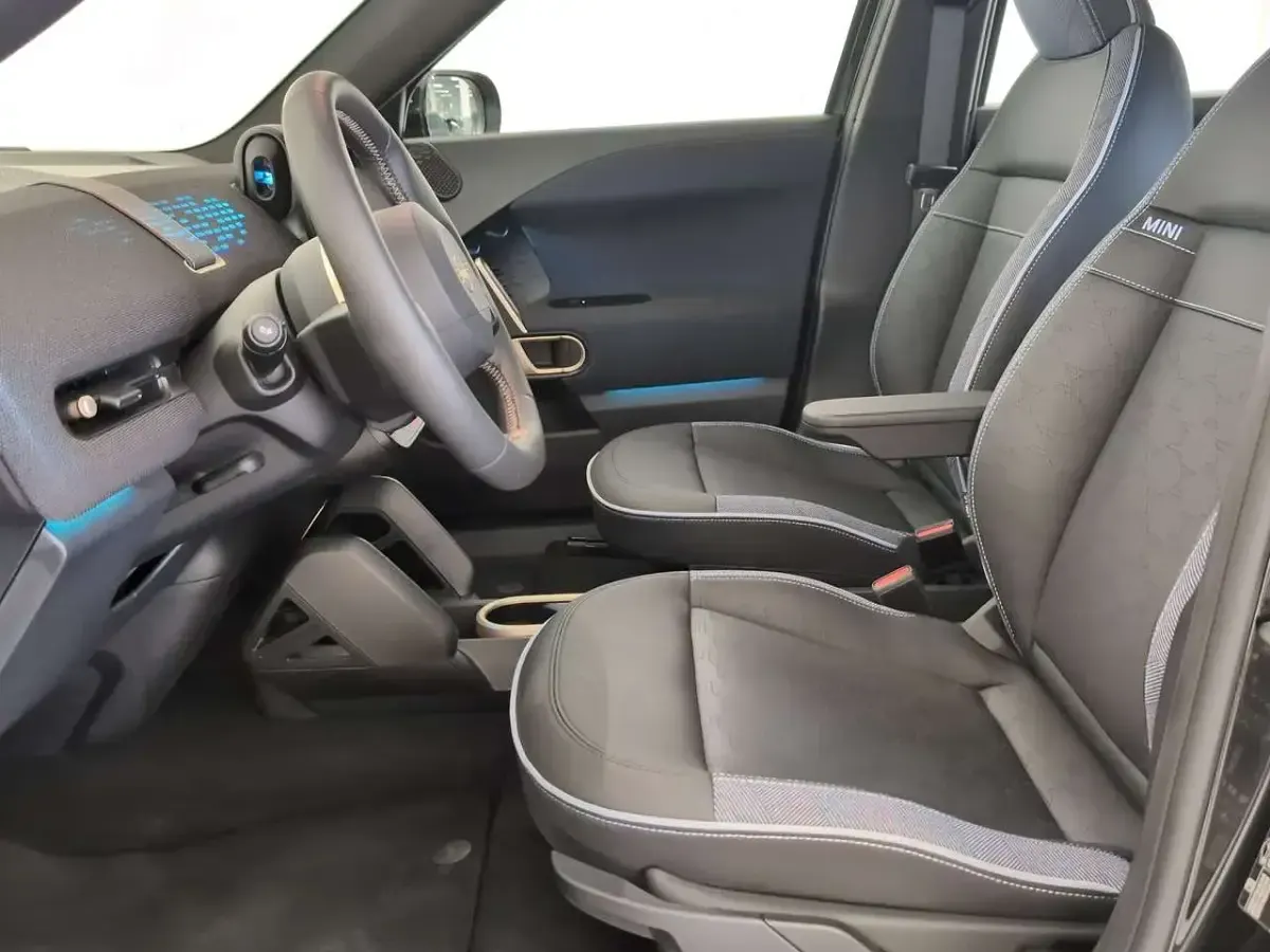 Gebraucht Mini Aceman 160 kW (218 PS) 2025 Schwarz SUV