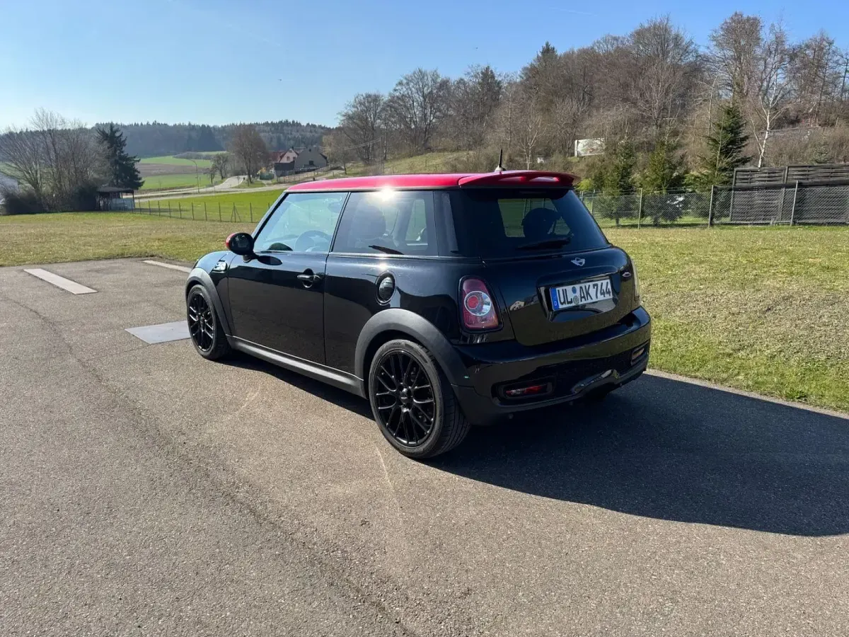 Używany Mini John Cooper Works 211 KM (155 kW) 2011 Czarny Hatchback