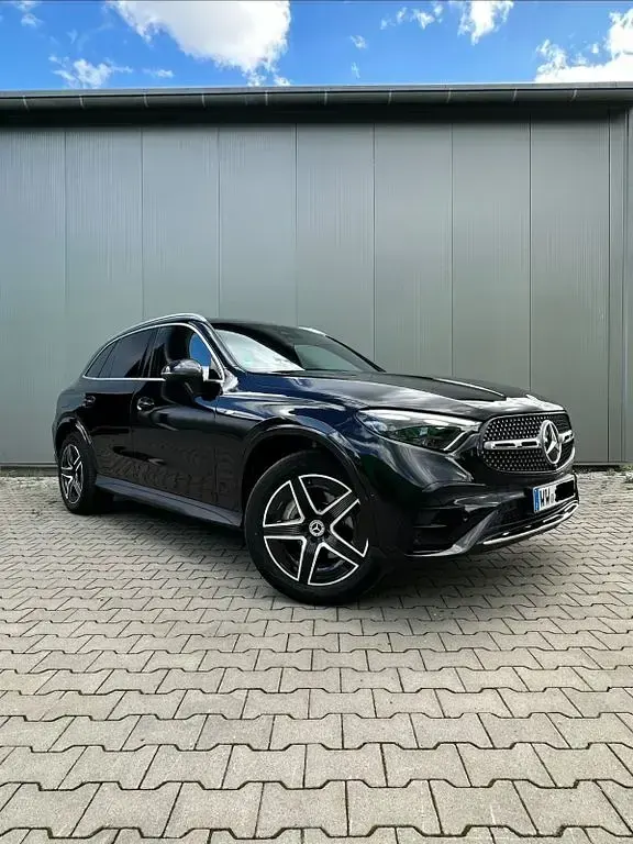 Gebraucht Mercedes GLC300de 333 PS (244 kW) 2025 Schwarz SUV