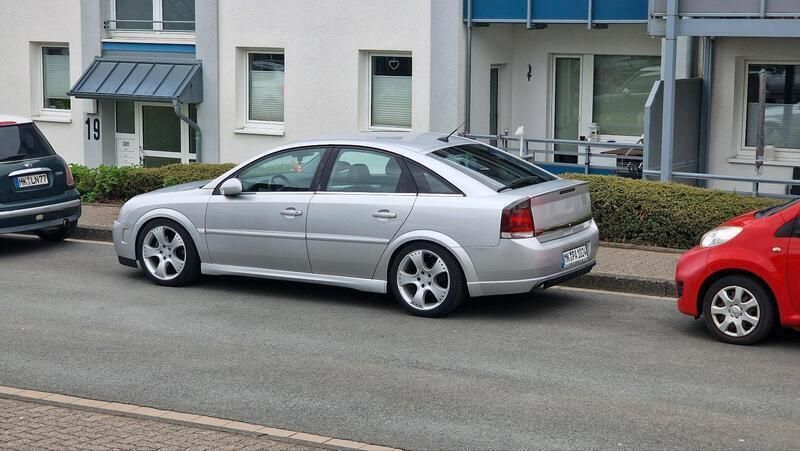 Silber Gebraucht 2005 Opel Vectra GTS Limousine | 1.800 € (Fairer Preis) - Bild 1/4