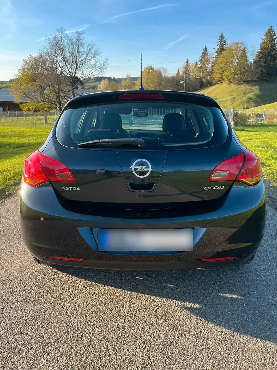 Gebraucht Opel Astra 87 PS (63 kW) 2011 Schwarz Limousine
