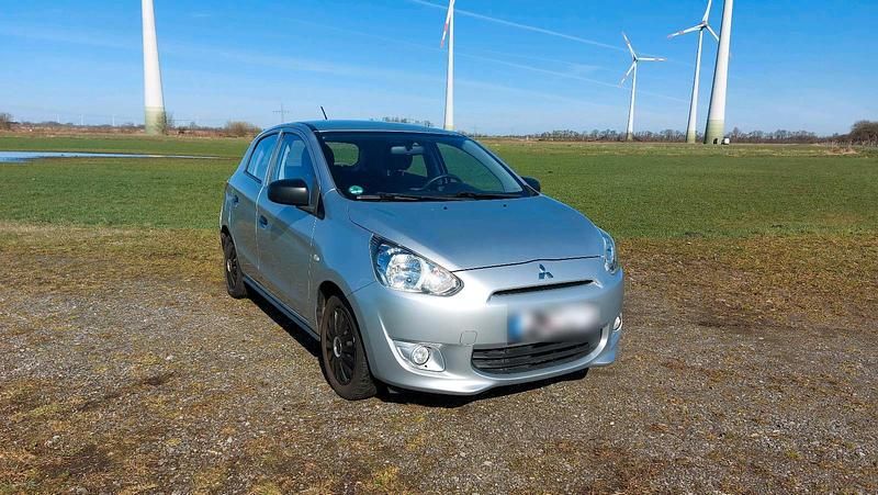 Gebraucht Mitsubishi Space Star 71 PS (52 kW) 2014 Silber Van / Kleinbus